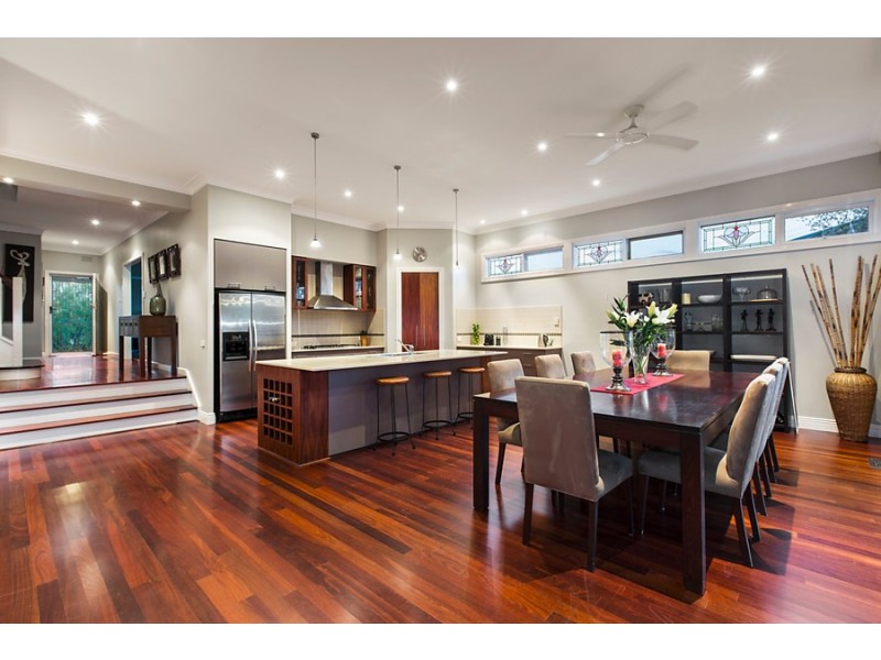 4 Prince Edward Avenue, Mitcham VIC 3132