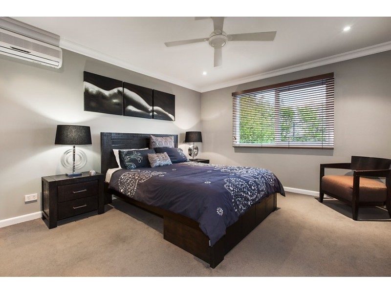 4 Prince Edward Avenue, Mitcham VIC 3132