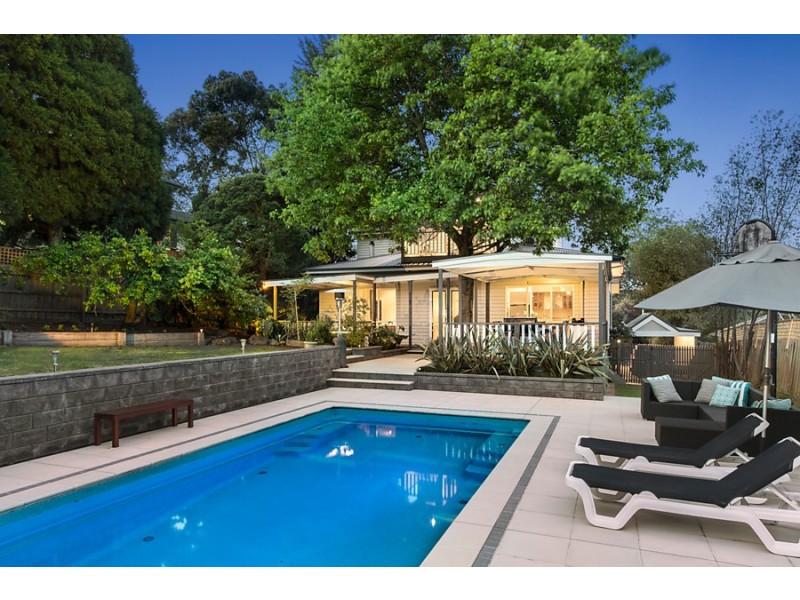 4 Prince Edward Avenue, Mitcham VIC 3132