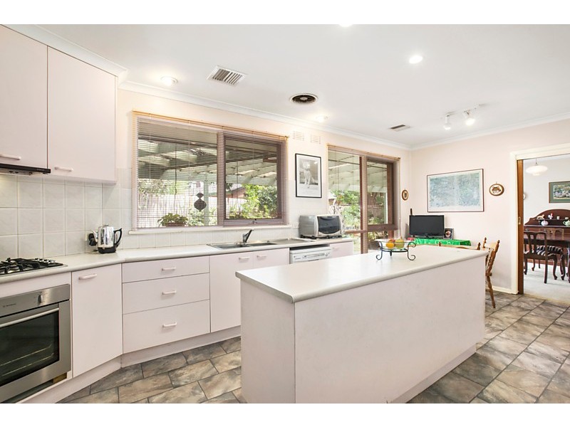 5 Grenville Court, Blackburn South VIC 3130