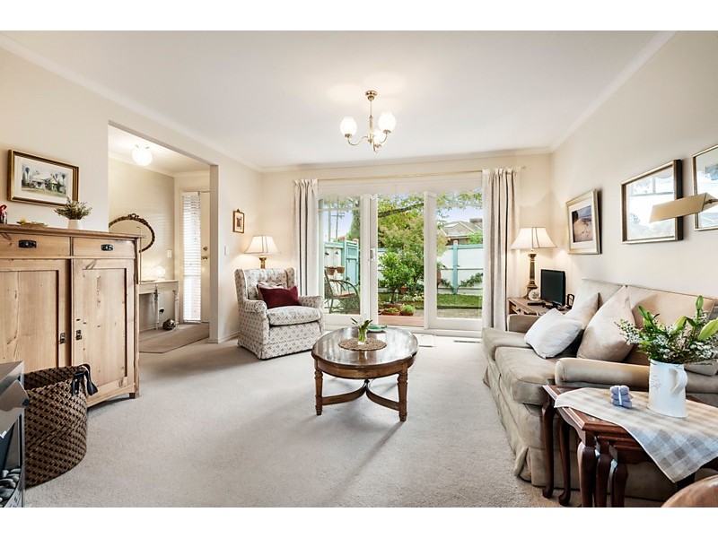 1/60 Edinburgh Road, Blackburn South VIC 3130