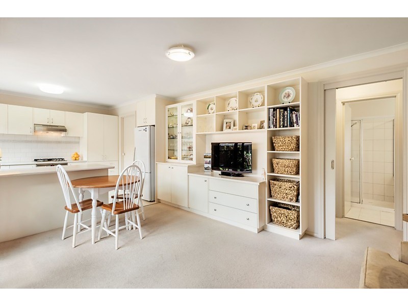 1/60 Edinburgh Road, Blackburn South VIC 3130