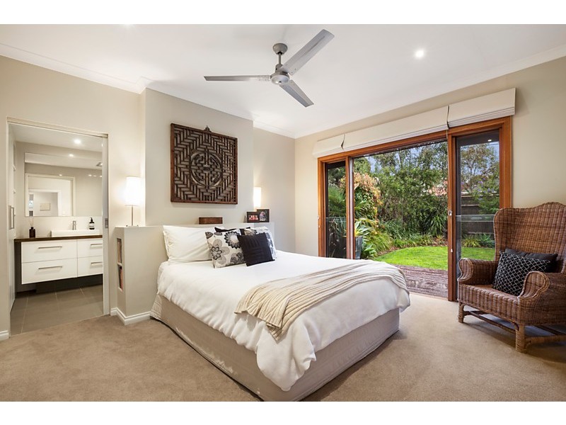 8 Broomhill Avenue, Blackburn VIC 3130