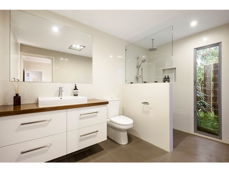 8 Broomhill Avenue, Blackburn VIC 3130