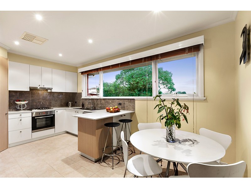 9 McCredden Court, Box Hill South VIC 3128