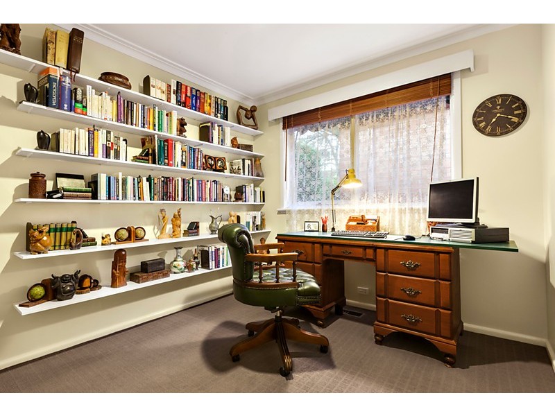 9 McCredden Court, Box Hill South VIC 3128