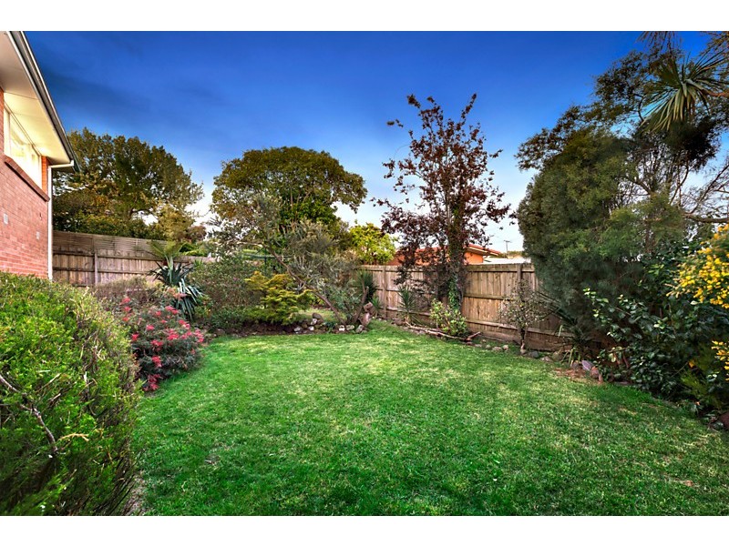 9 McCredden Court, Box Hill South VIC 3128