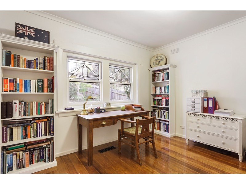 20 Winton Street, Burwood VIC 3125