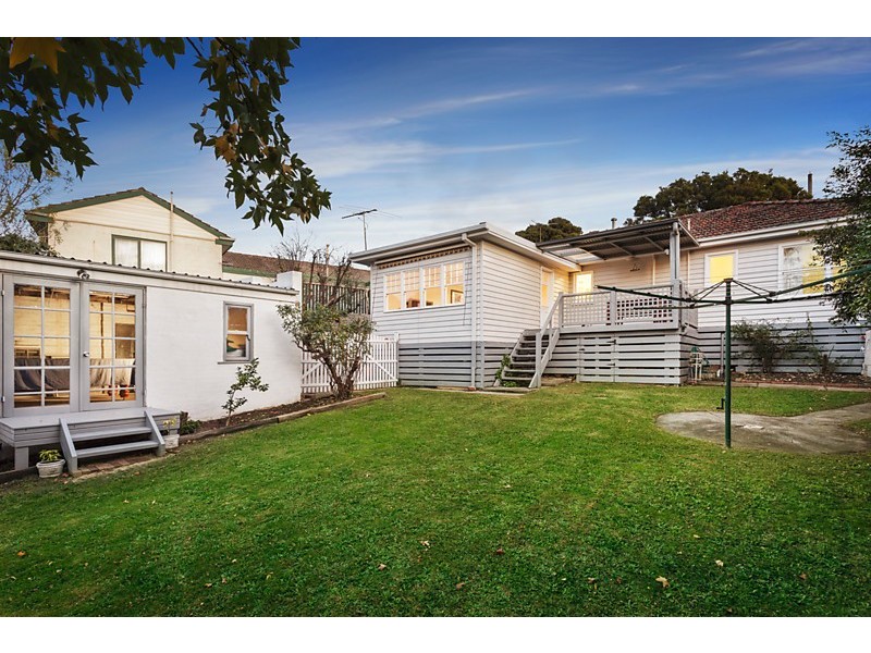 20 Winton Street, Burwood VIC 3125