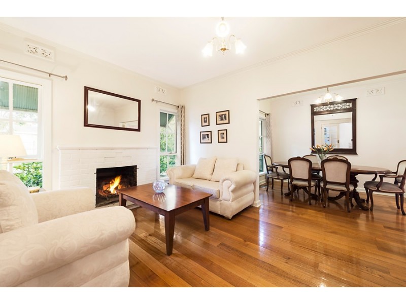 4 Luke Avenue, Blackburn VIC 3130