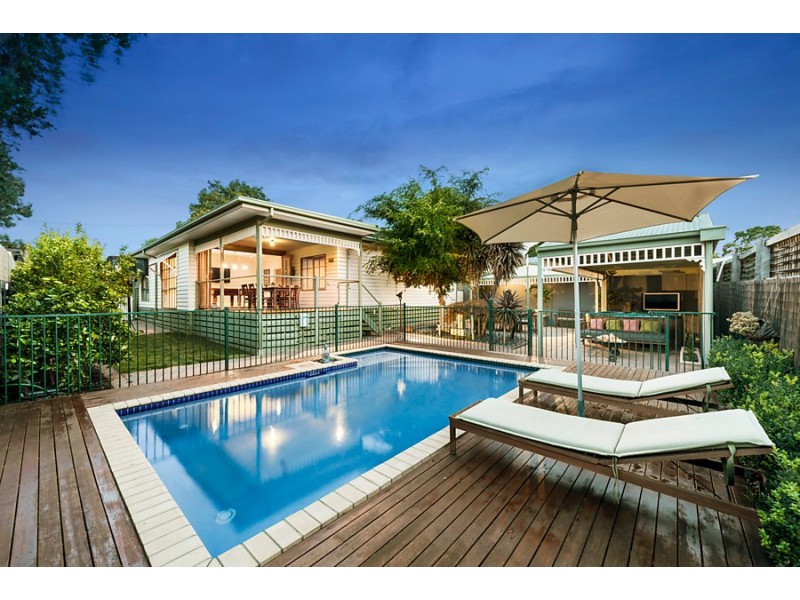 4 Luke Avenue, Blackburn VIC 3130