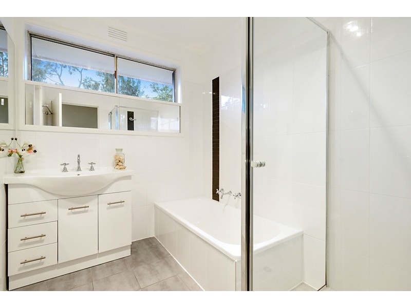 9 Tara Avenue, Blackburn VIC 3130