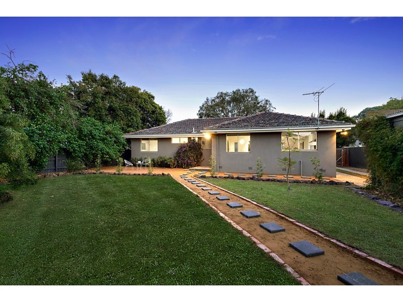 9 Tara Avenue, Blackburn VIC 3130