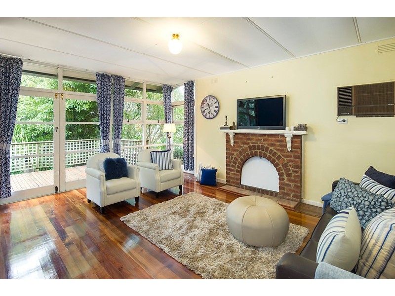 11 Irvine Street, Mitcham VIC 3132