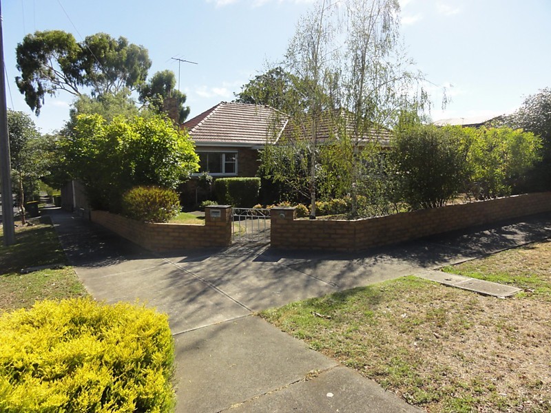 22 Cairo Road, Mont Albert North VIC 3129
