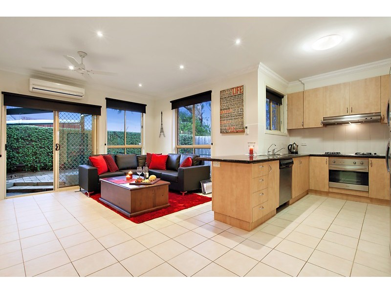 2/90 Junction Road, Blackburn North VIC 3130