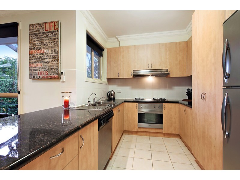 2/90 Junction Road, Blackburn North VIC 3130