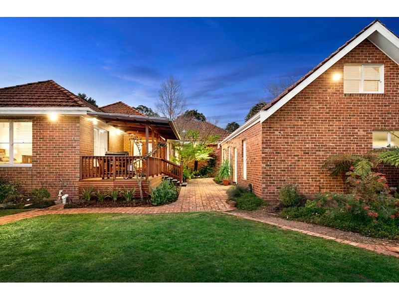 52 Owen Street, Mitcham VIC 3132