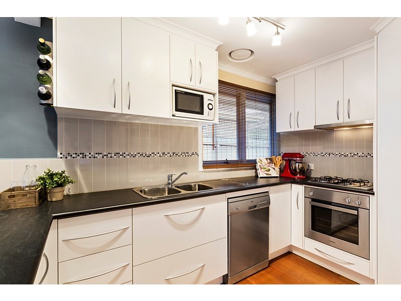 1/5 Renown Street, Burwood VIC 3125