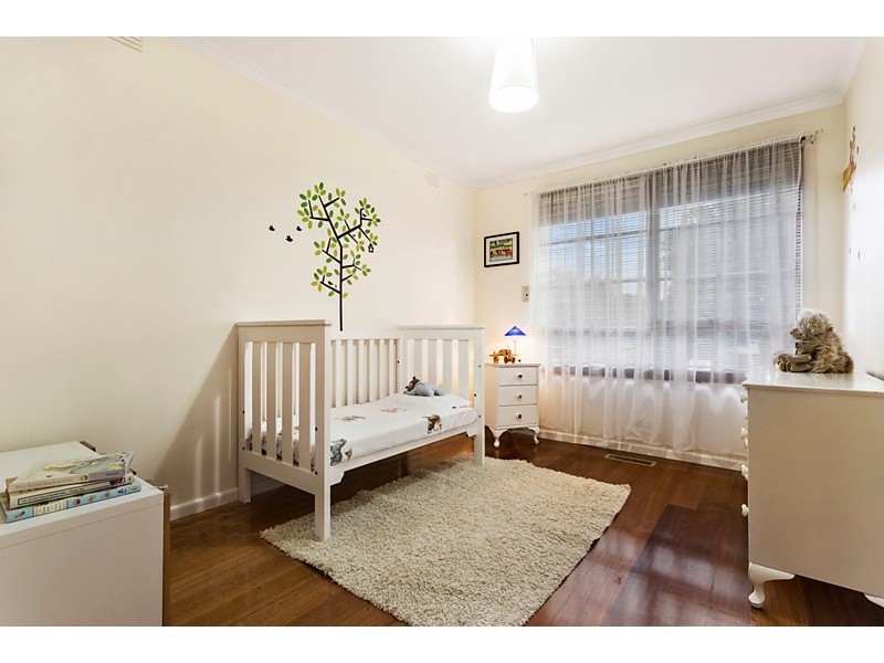 1/5 Renown Street, Burwood VIC 3125