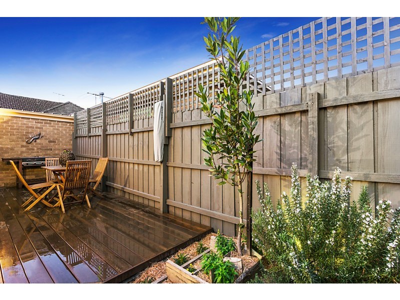 1/5 Renown Street, Burwood VIC 3125