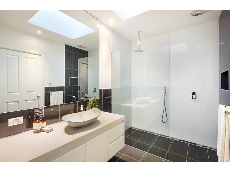 3 Willow Avenue, Mitcham VIC 3132