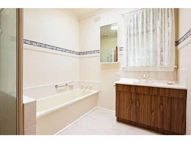 3 Glengarry Avenue, Burwood VIC 3125