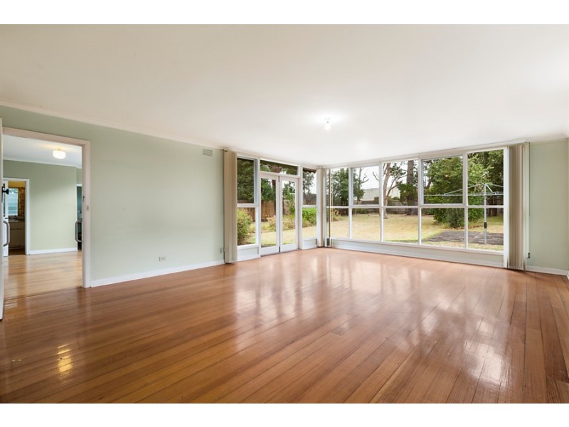 37 Glen Ebor Avenue, Blackburn VIC 3130