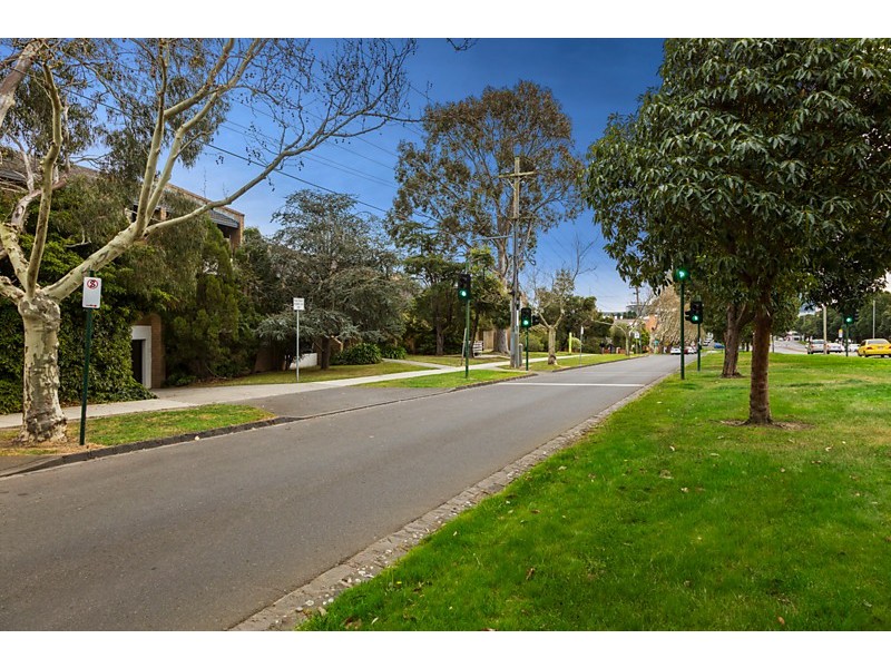 10/1082-1086 Whitehorse Road, Box Hill VIC 3128