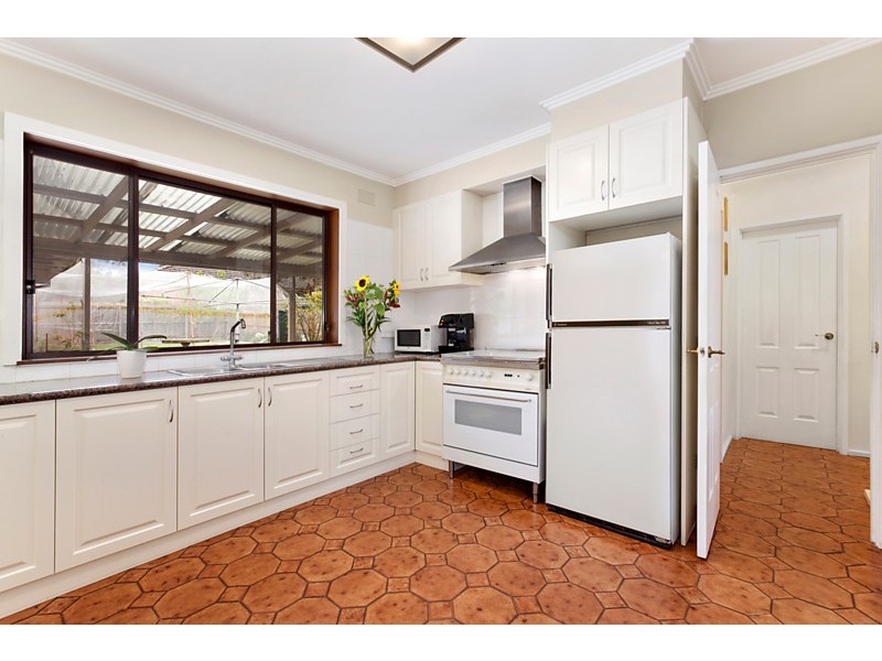 34 Romoly Drive, Forest Hill VIC 3131