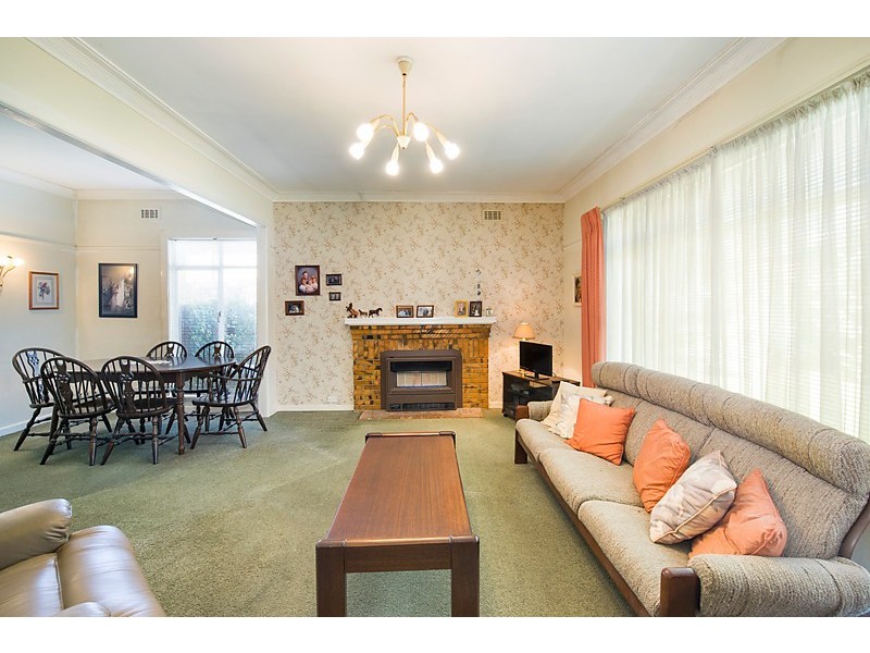 27 Lawrence Street, Blackburn South VIC 3130