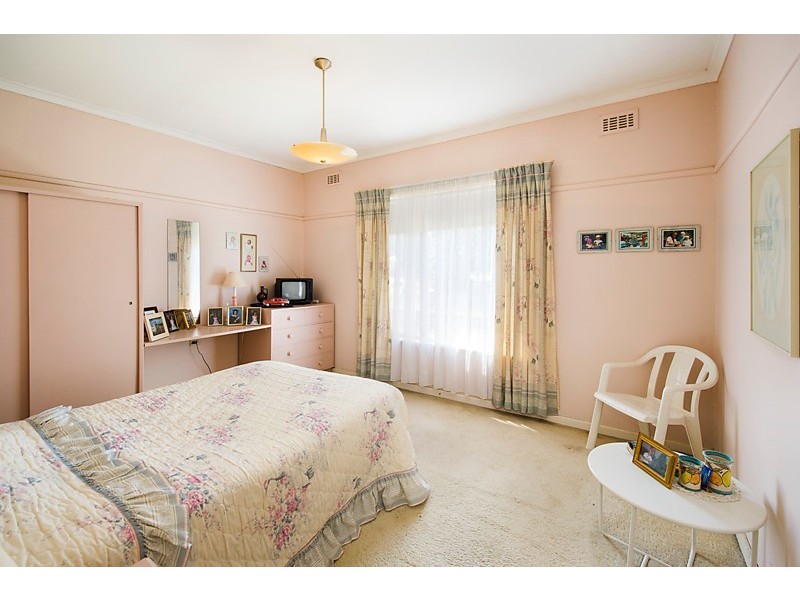 27 Lawrence Street, Blackburn South VIC 3130