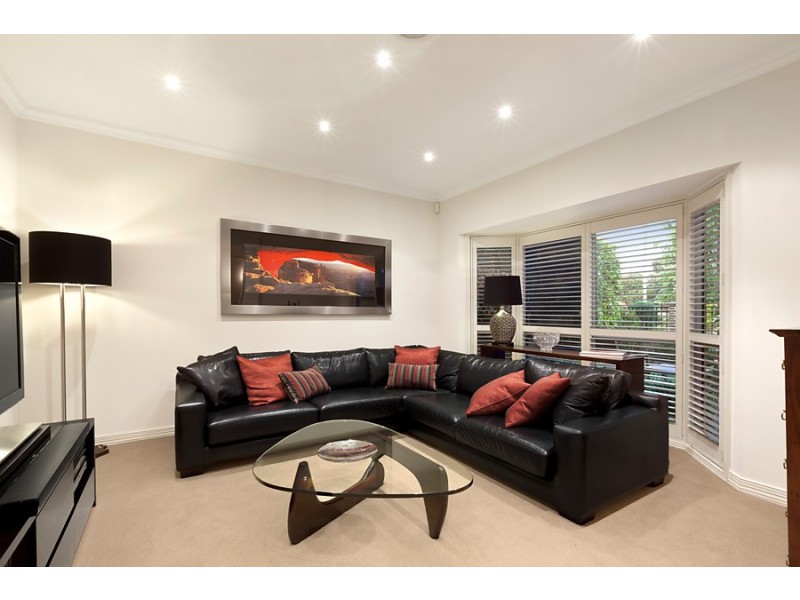 1/9 Orchard Grove, Blackburn South VIC 3130