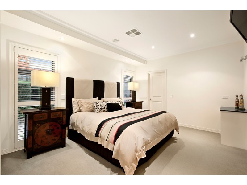 1/9 Orchard Grove, Blackburn South VIC 3130