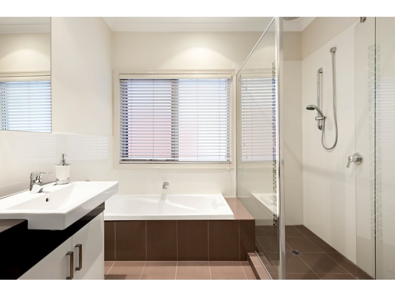 1/9 Orchard Grove, Blackburn South VIC 3130