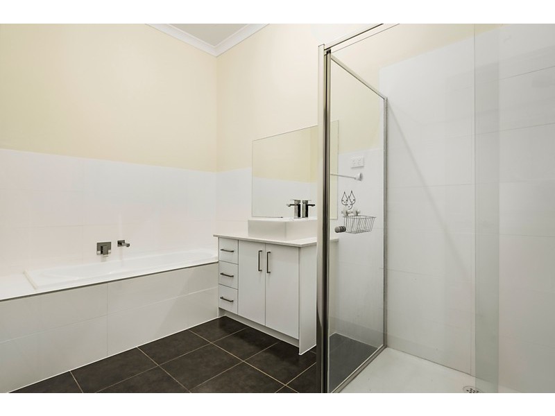 2/5 Thomas Court, Doncaster VIC 3108