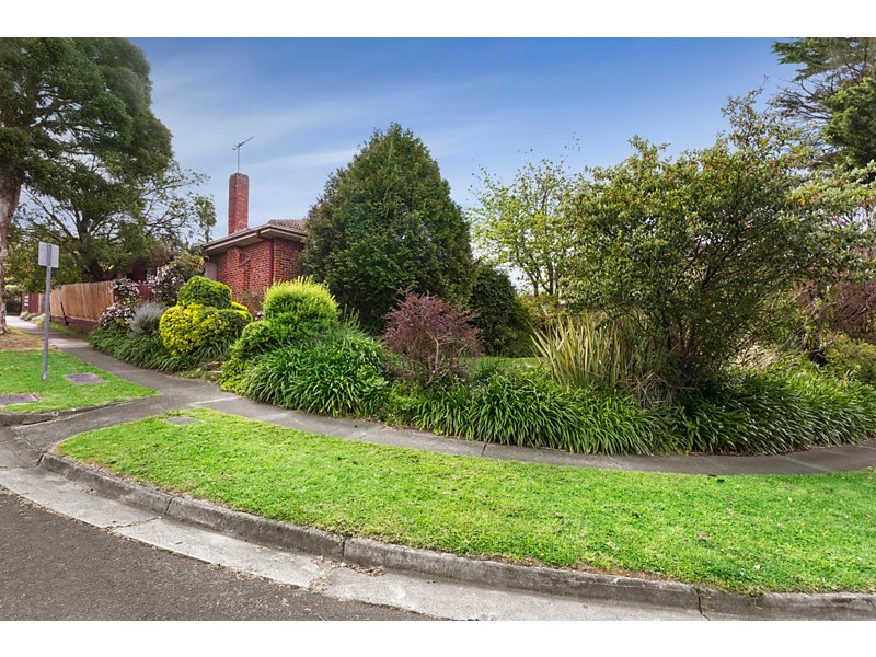 18 Hillside Crescent, Blackburn VIC 3130