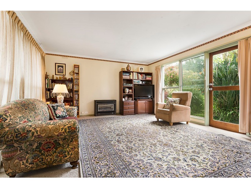 18 Hillside Crescent, Blackburn VIC 3130