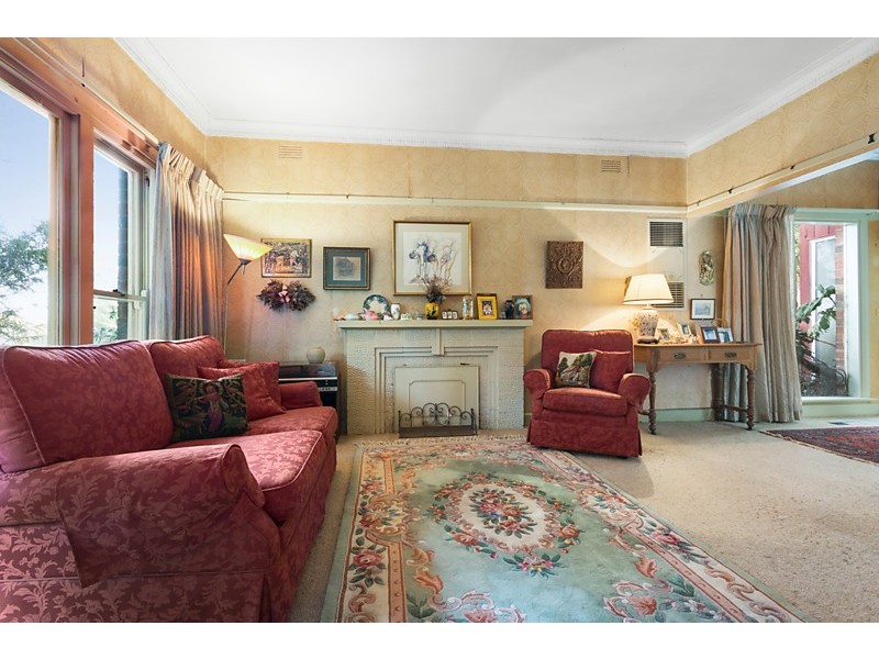 18 Hillside Crescent, Blackburn VIC 3130