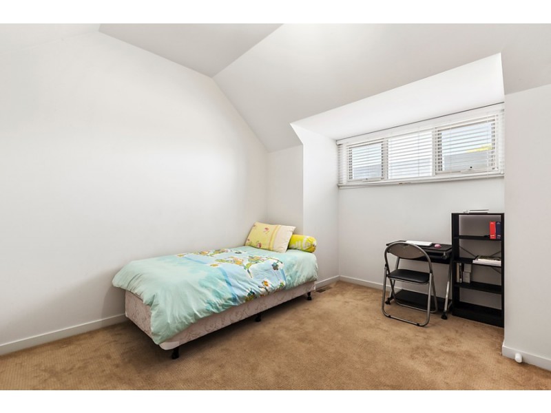 2/44 whitehorse Road, Blackburn VIC 3130