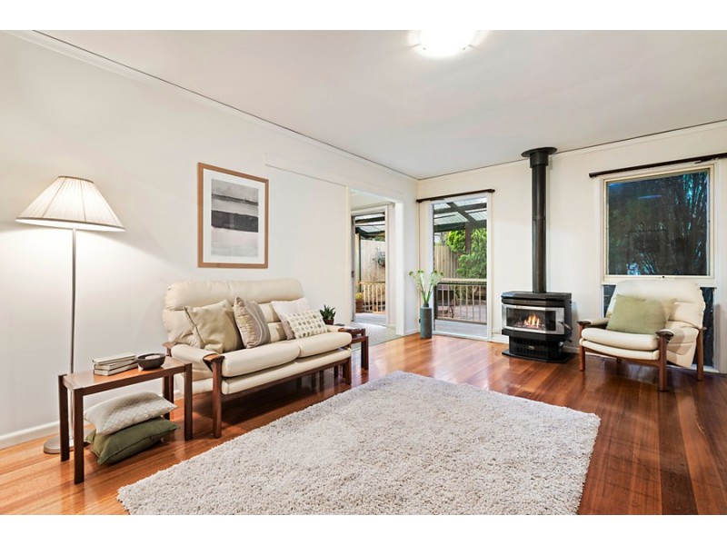 8 Davison Street, Mitcham VIC 3132