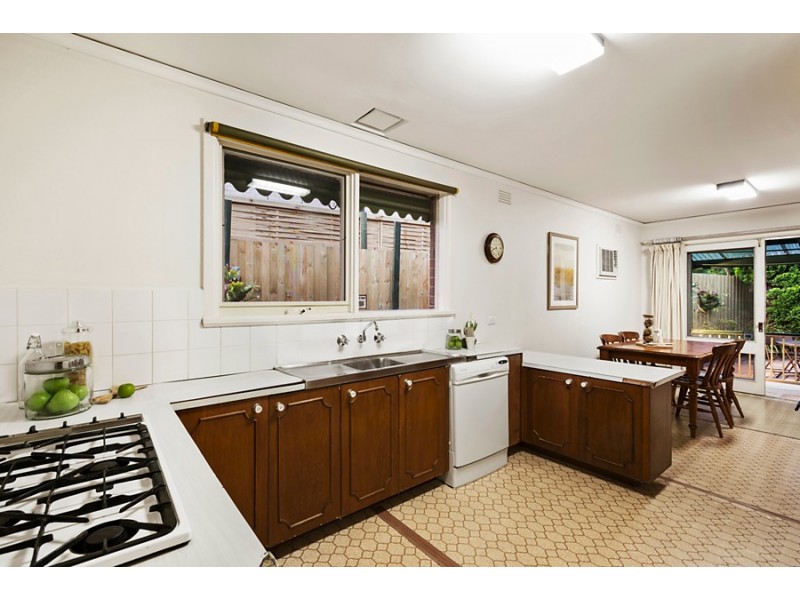 8 Davison Street, Mitcham VIC 3132