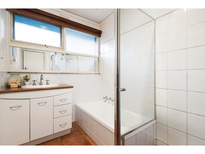 8 Davison Street, Mitcham VIC 3132