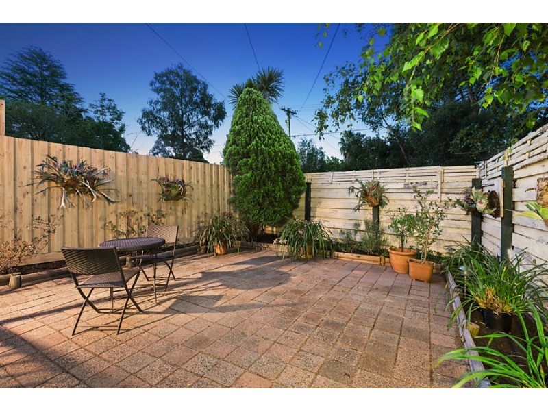 8 Davison Street, Mitcham VIC 3132