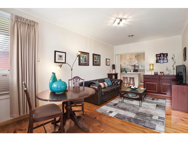 2/180 Surrey Road, Blackburn VIC 3130