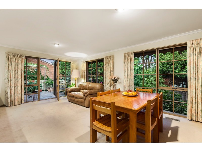 25 Carrington Court, Burwood East VIC 3151