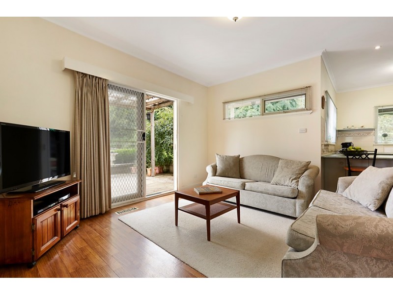 10 Walker Avenue, Mitcham VIC 3132