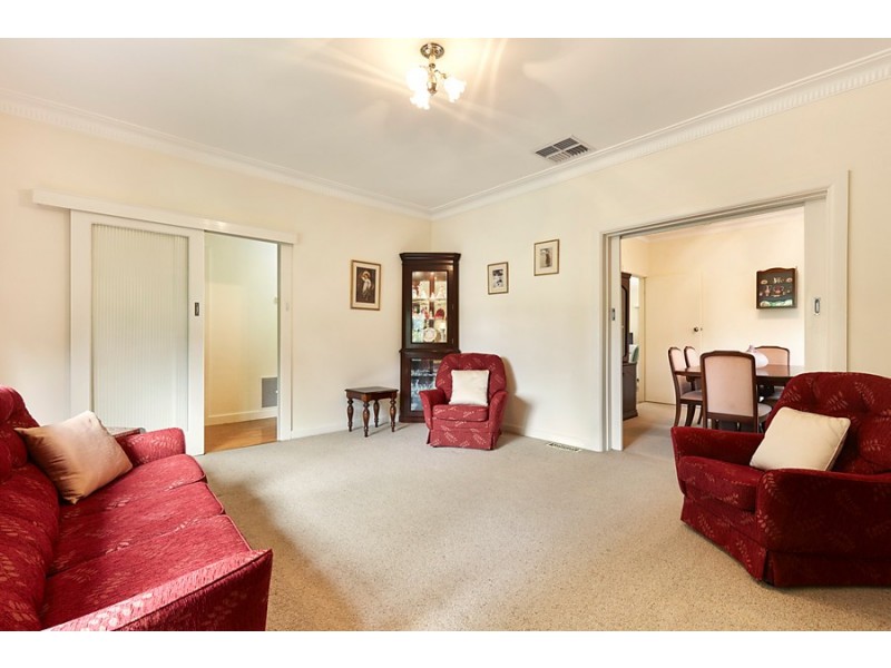 10 Walker Avenue, Mitcham VIC 3132