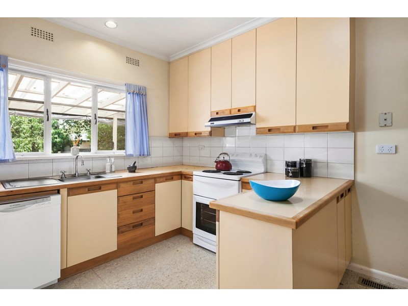 132 Springfield Road, Blackburn VIC 3130