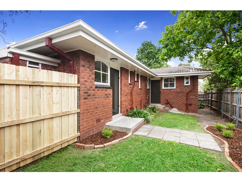 2/11 Glen Ebor Avenue, Blackburn VIC 3130